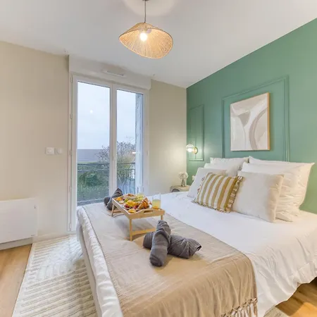 4 Personnes Jardin Cine Jeux Compiegne *