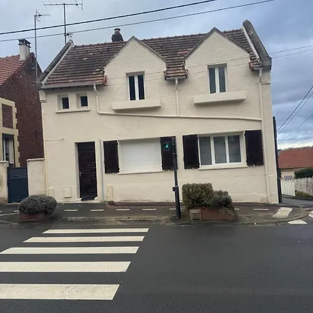 4 Personnes Jardin Cine Jeux Compiegne *