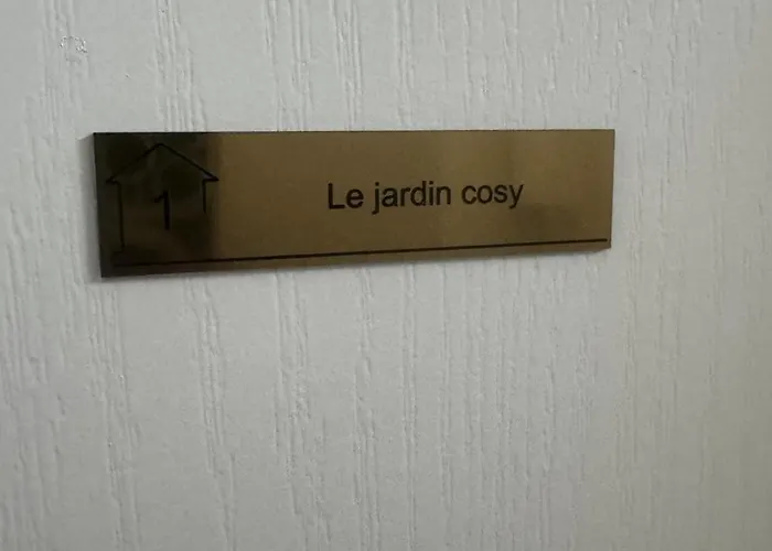 4 Personnes Jardin Cine Jeux Compiegne Lägenhet *