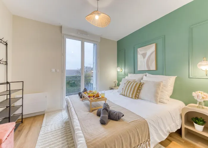 4 Personnes Jardin Cine Jeux Compiegne *